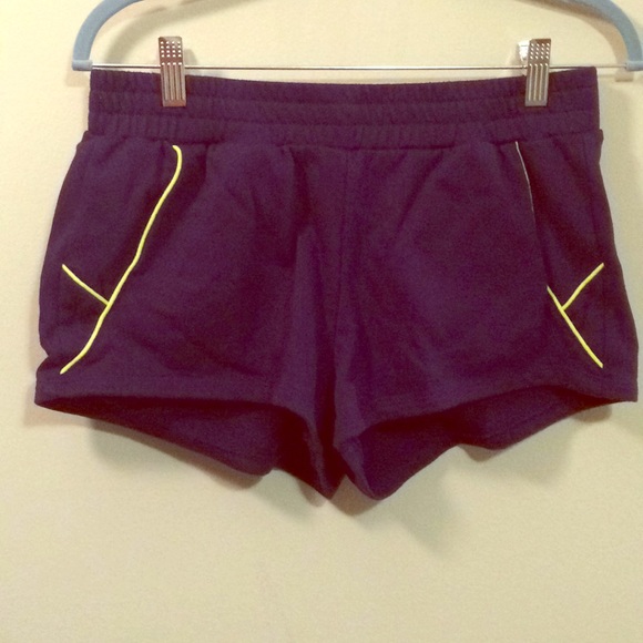 SOLD 💰❌💰❌: Fabletics Shorts - Picture 2 of 3